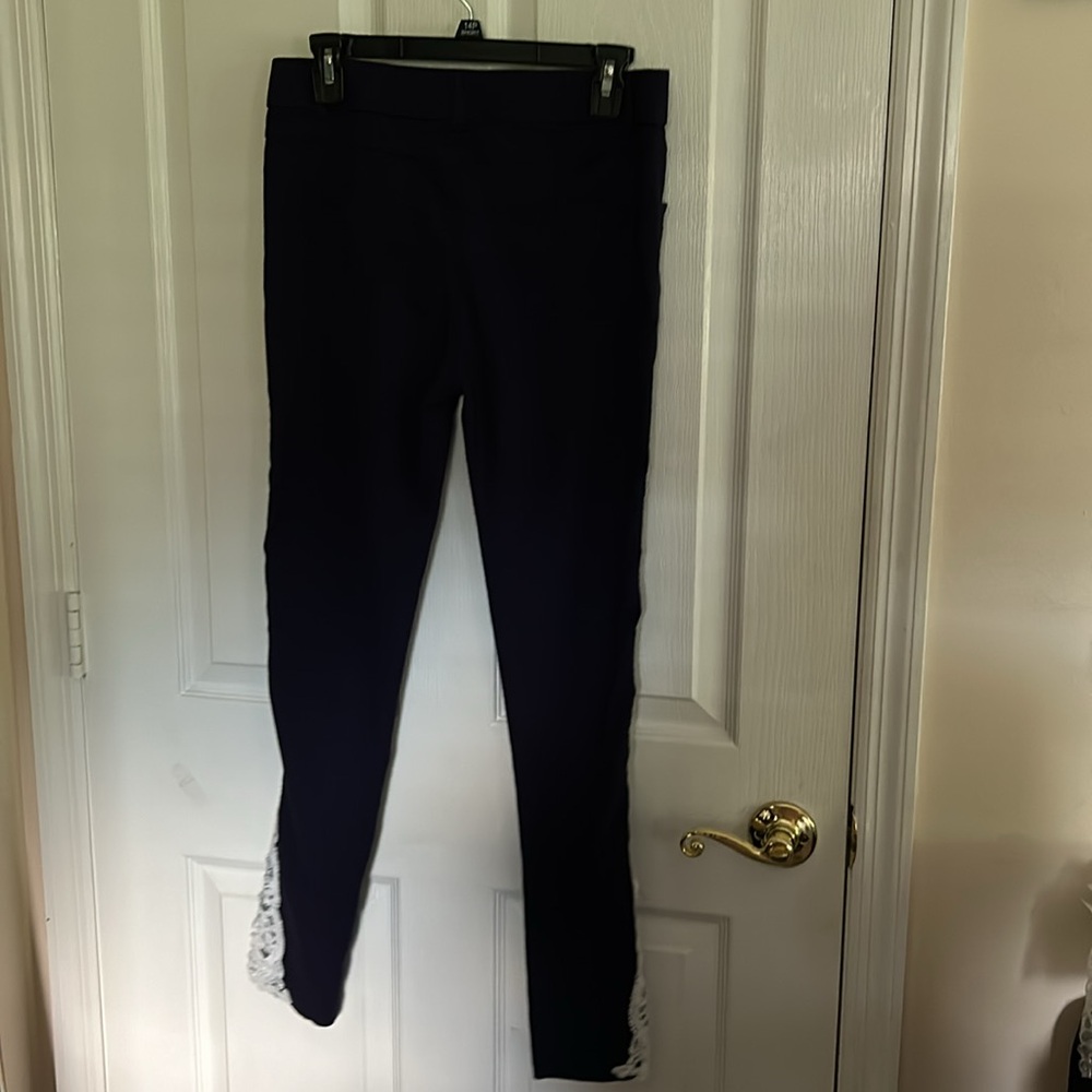 Amaryllis women’s size L Stretchy skinny long leg pants 28” elastic waist.